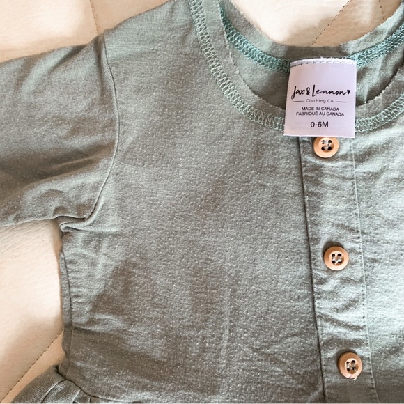 Jax & Lennon 🇨🇦 • Peplum Top - Picture 2 of 5